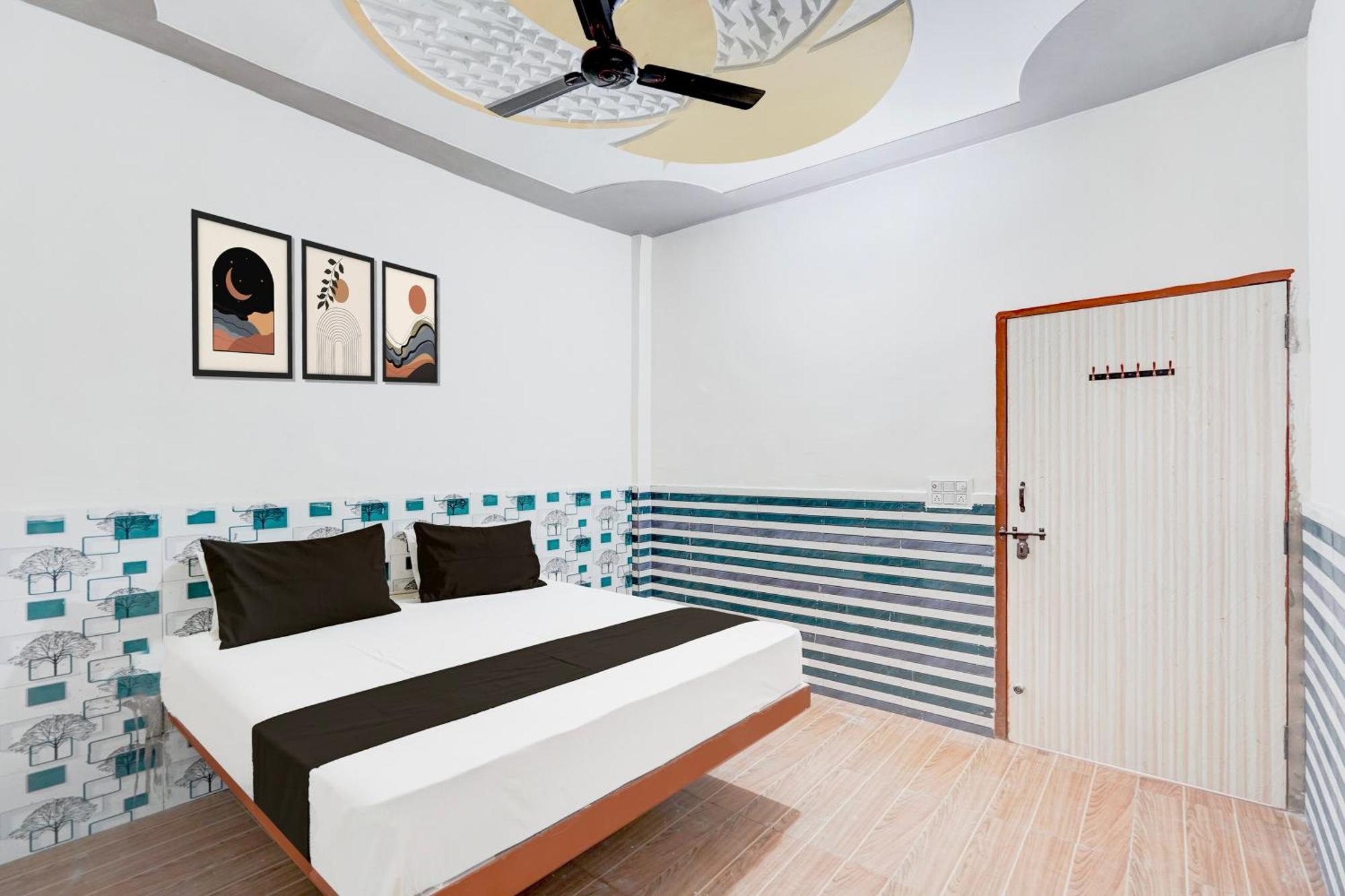 Hotel O Golden Bird Нойда Экстерьер фото